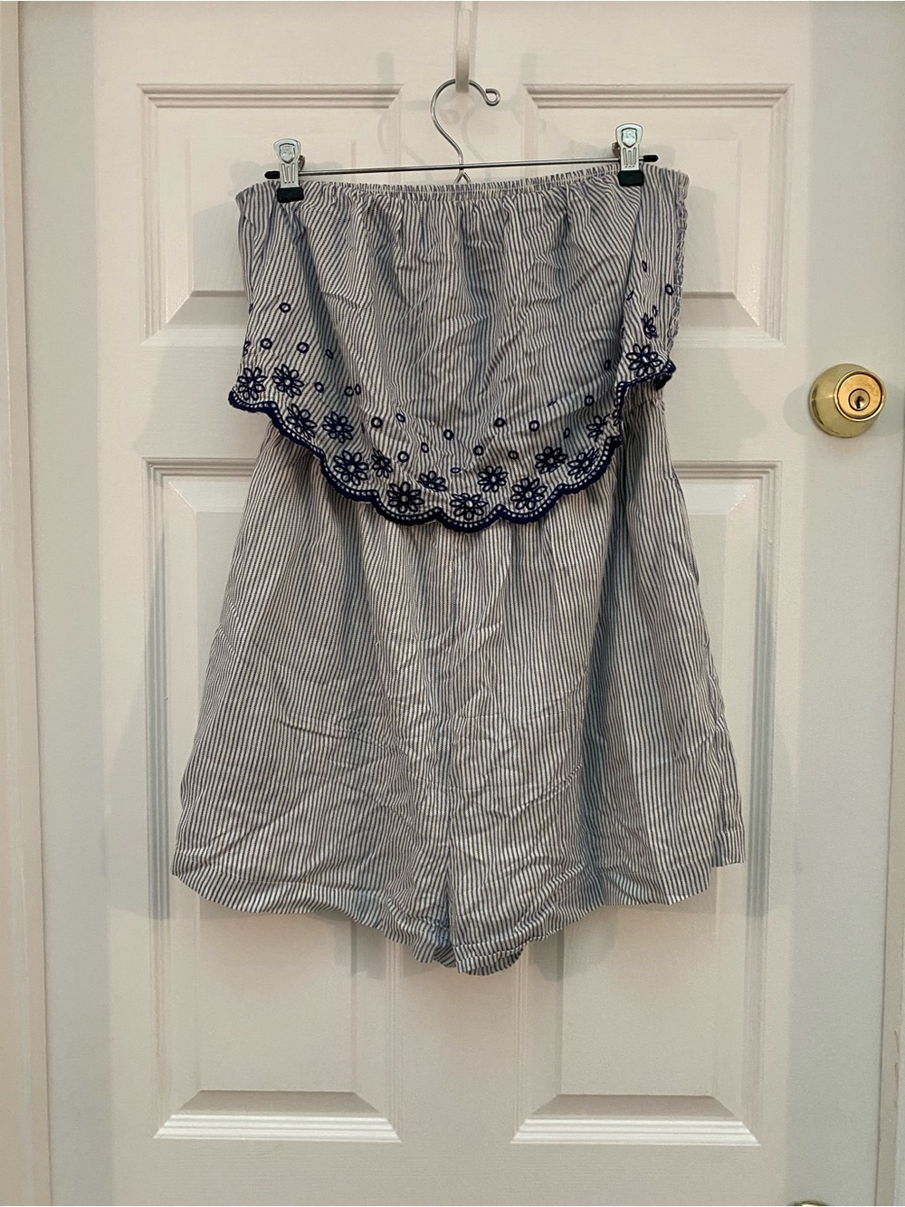 Jessica Simpson Blue & White Striped Strapless Romper w Blue Floral Embroidery L